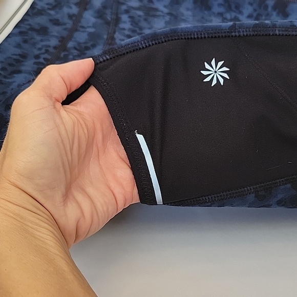 Athleta Blue Dabble Be Free Knicker Capri Leggings Size XS - Picture 11 of 15
